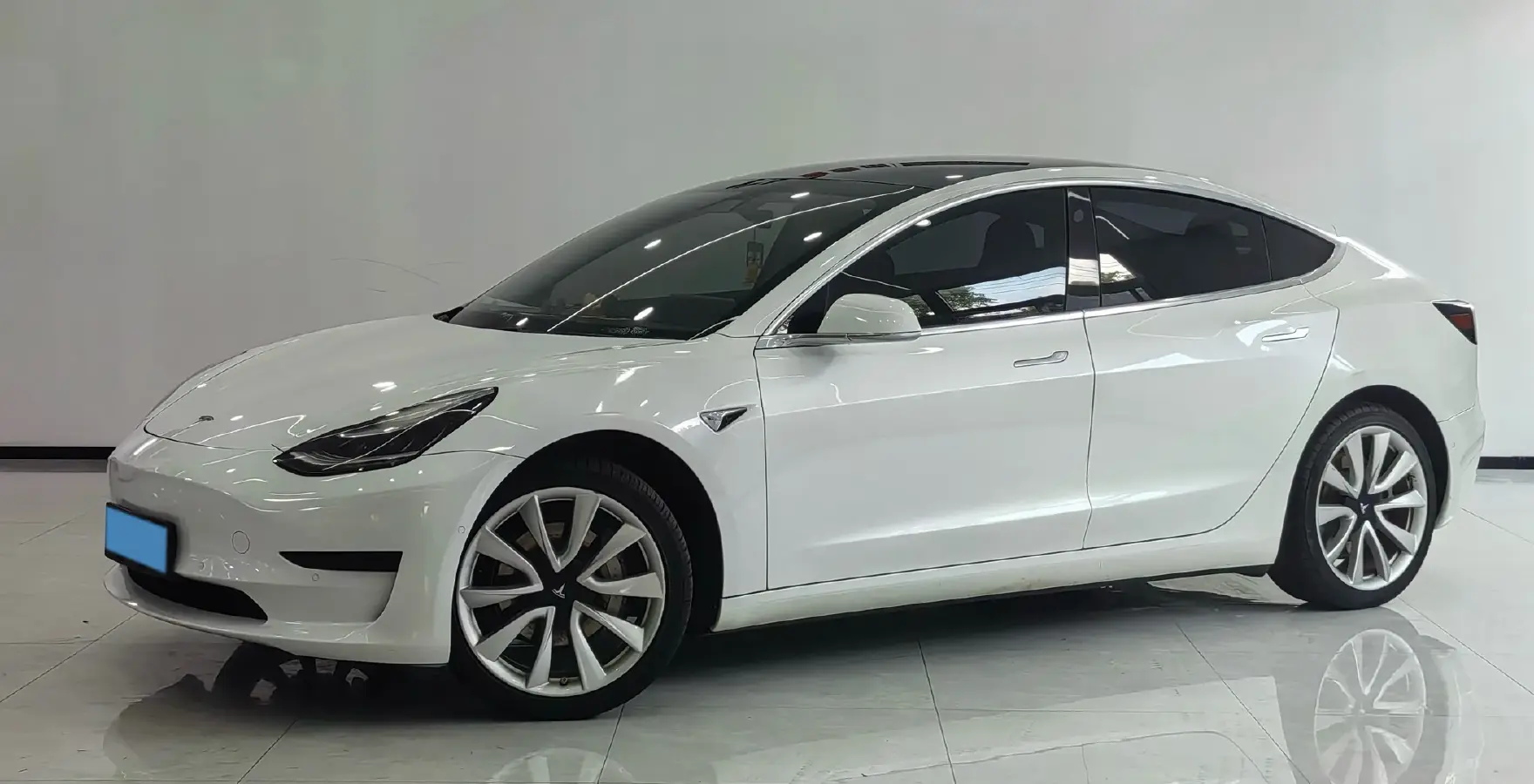 2019 Tesla Model 3 BEV 52KWH