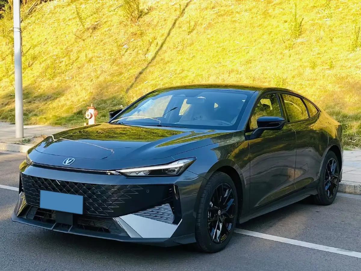 2024 ChangAn UNI-V 1.5T 188HP L4 7DCT