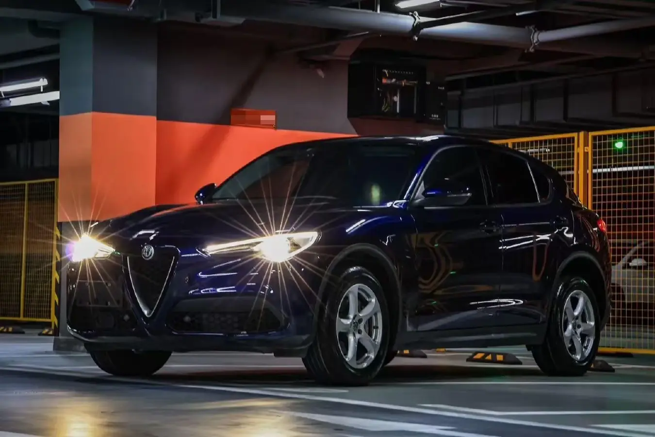 2017 Alfa Romeo Stelvio 2.0T 200HP L4 8AT