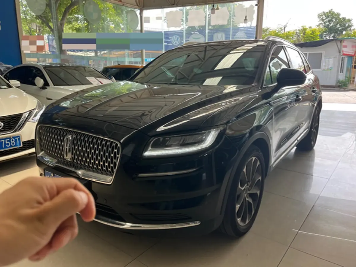 2021 Lincoln Nautilus 2.0T 245HP L4 8AT