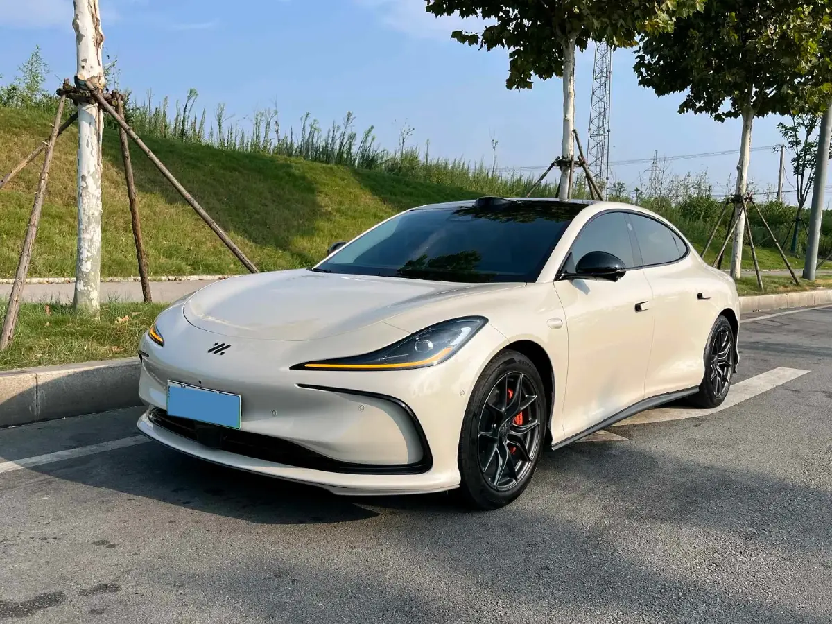 2024 IM L6 BEV 75KWH