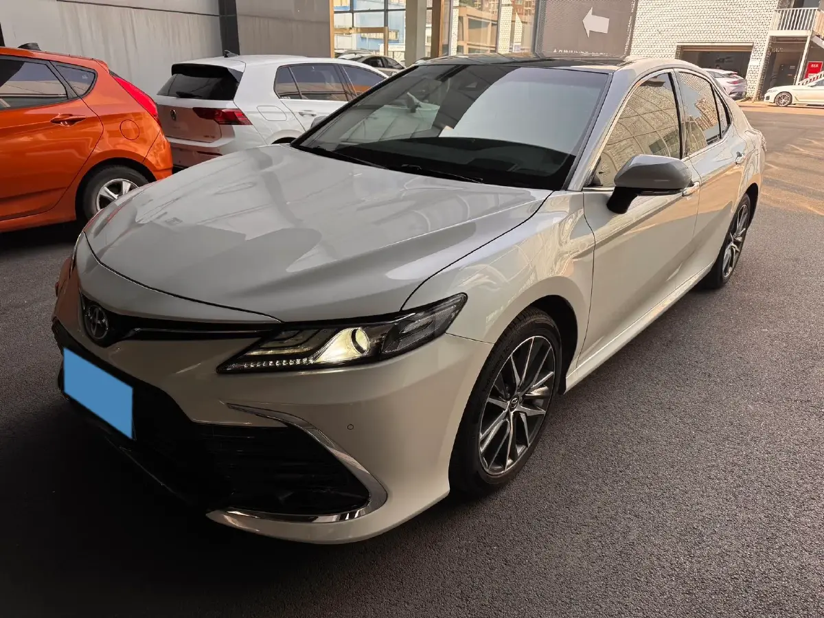 2021 Toyota Camry 2.5L 209HP L4 8AT