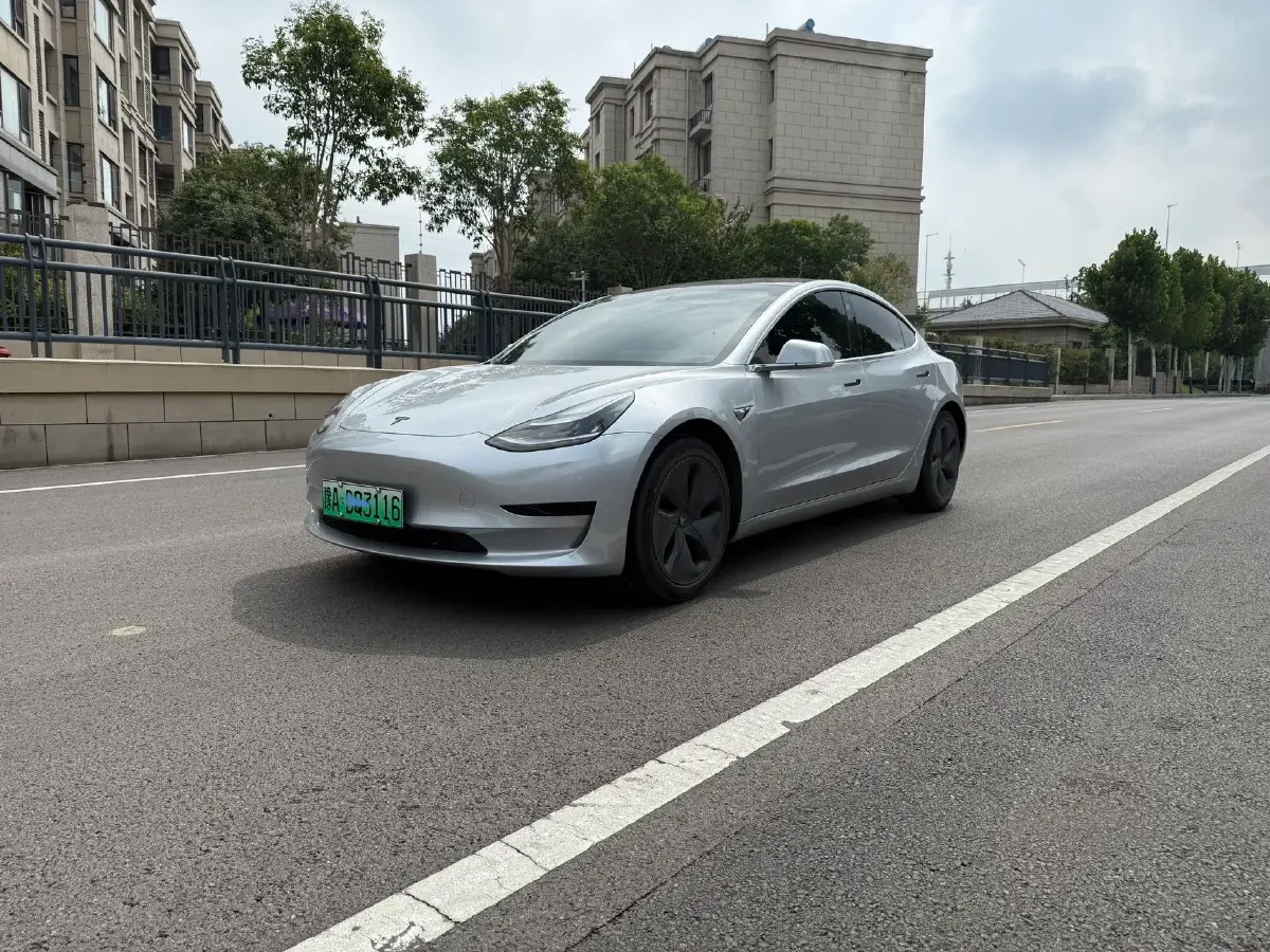 2020 Tesla Model 3 BEV 52KWH