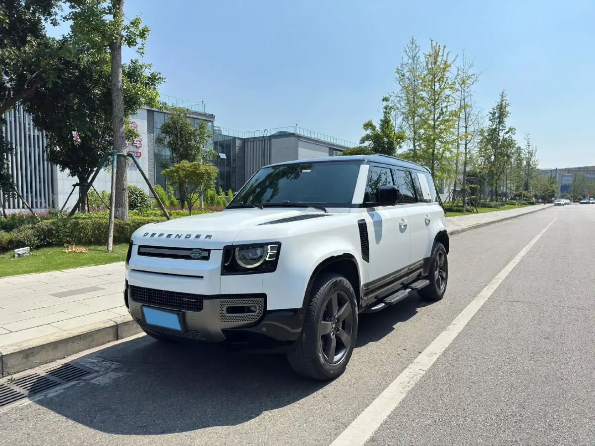 2023 Land Rover Defender 3.0T 400HP L6 8AT