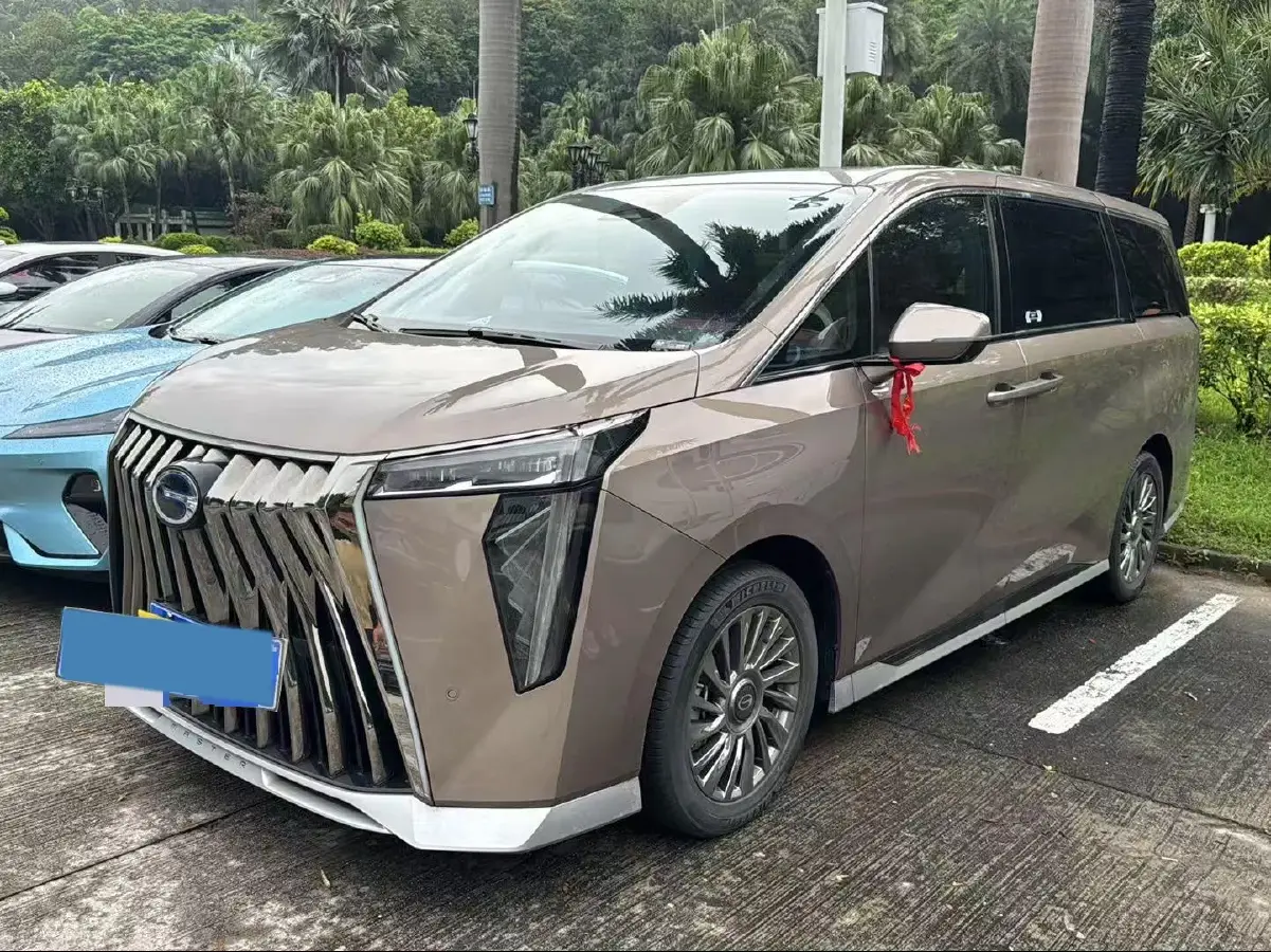 2023 GAC Trumpchi M8 2.0T 190HP L4 E-CVT Hybrid