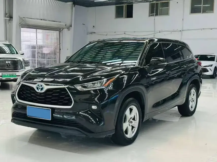 2022 Toyota Highlander 2.5L 192HP L4 E-CVT Hybrid