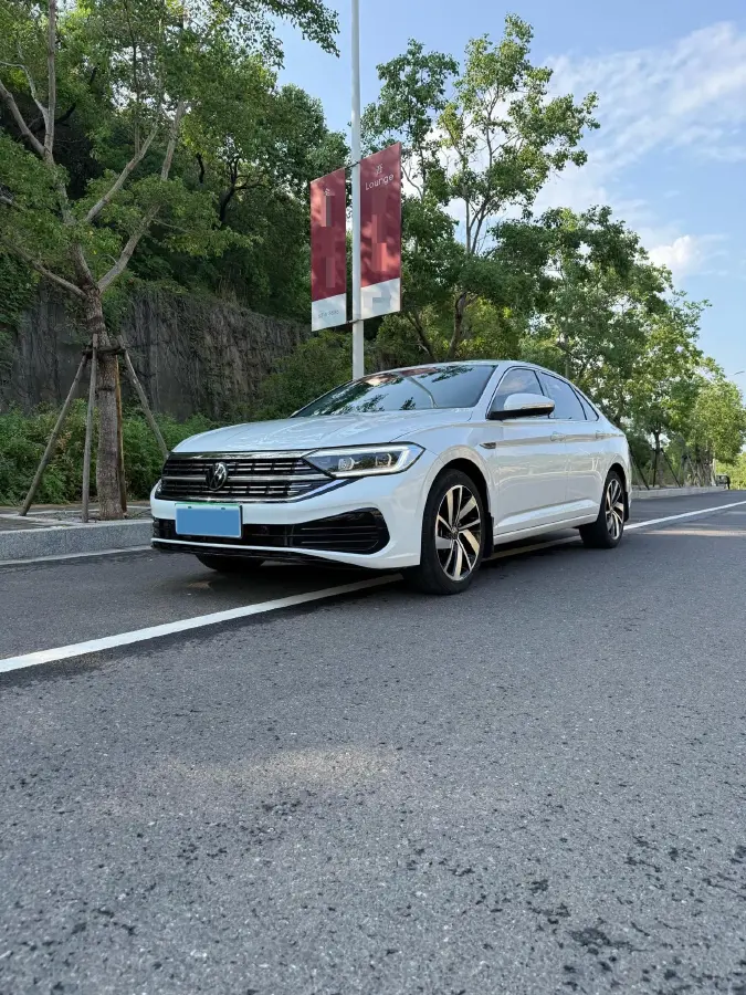 2024 Volkswagen Sagitar 1.5T 160HP L4 7DCT