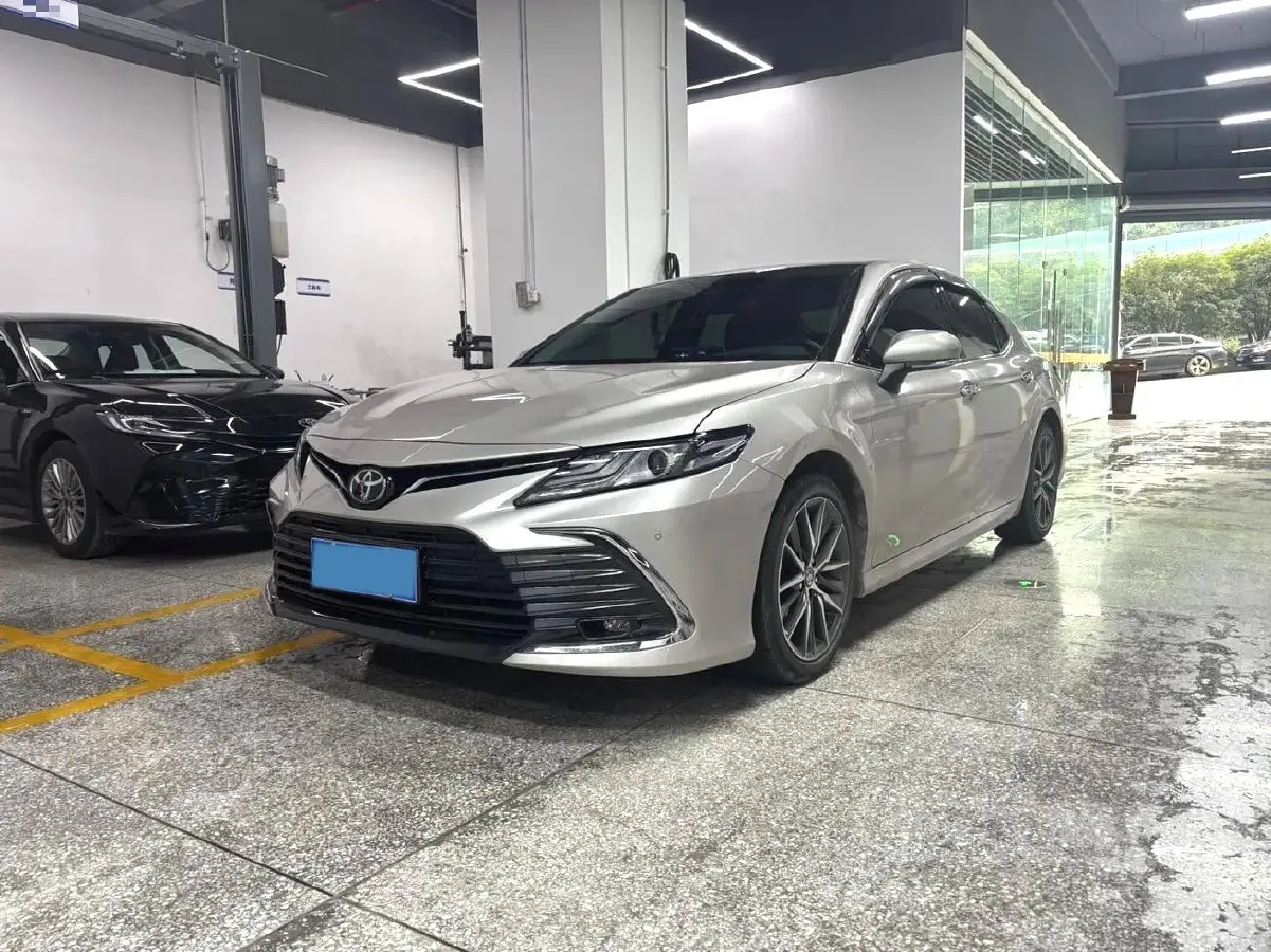 2021 Toyota Camry 2.5L 209HP L4 8AT