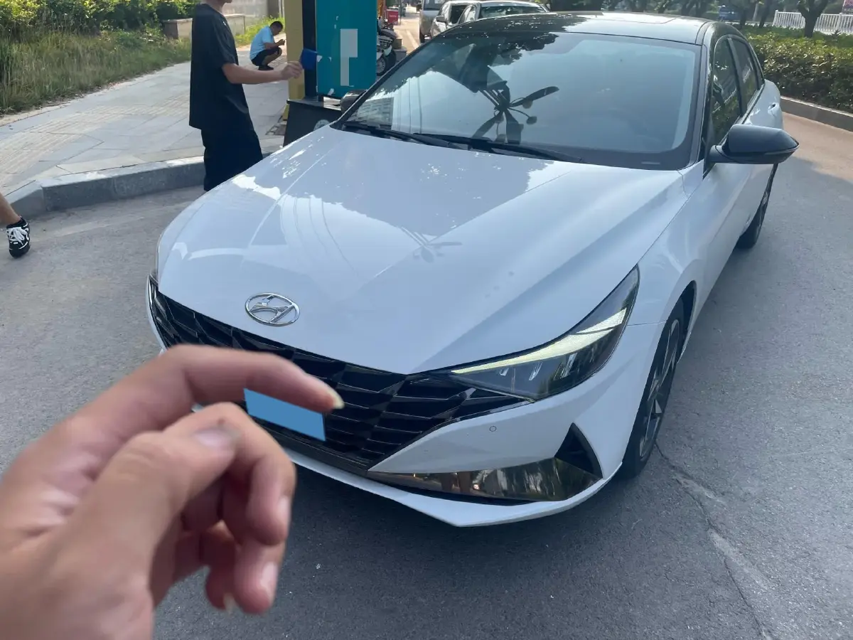 2022 Hyundai Elantra 1.5L 115HP L4 CVT