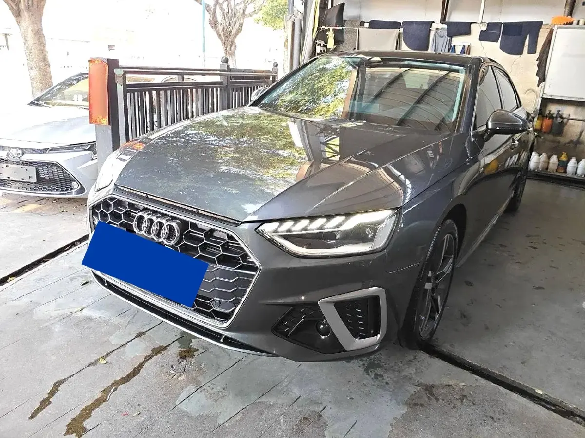 2022 Audi A4L 2.0T 190HP L4 7DCT