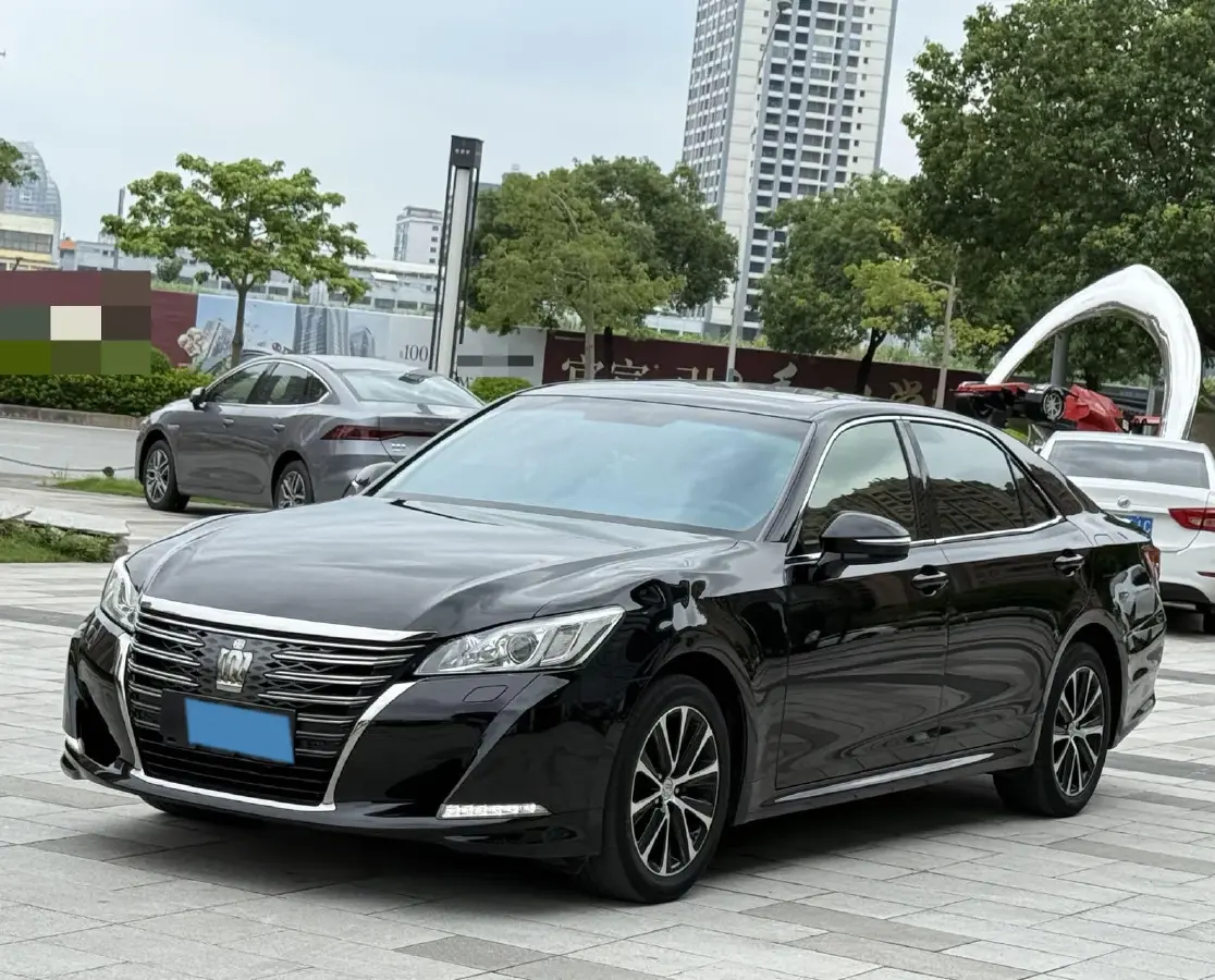 2018 Toyota Crown 2.0T 235HP L4 8AT