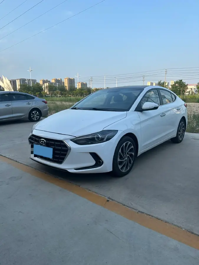 2019 Hyundai Elantra 1.5L 115HP L4 CVT