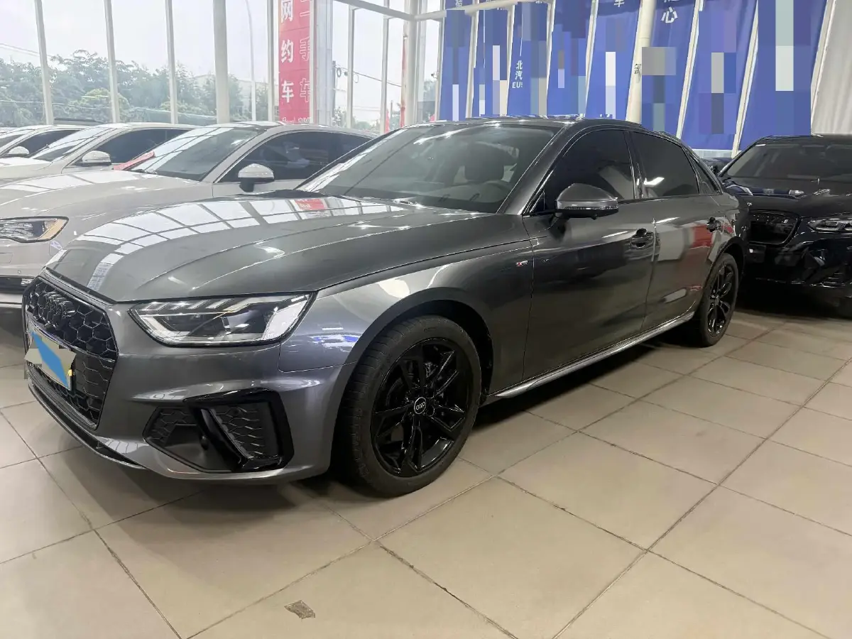 2022 Audi A4L 2.0T 190HP L4 7DCT