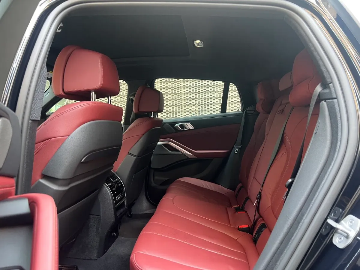 2021 BMW X6 3.0T 340HP L6 8AT,autocango,china used car exporter,china ev exporter,chinese used car exporter,chinese used ev exporter