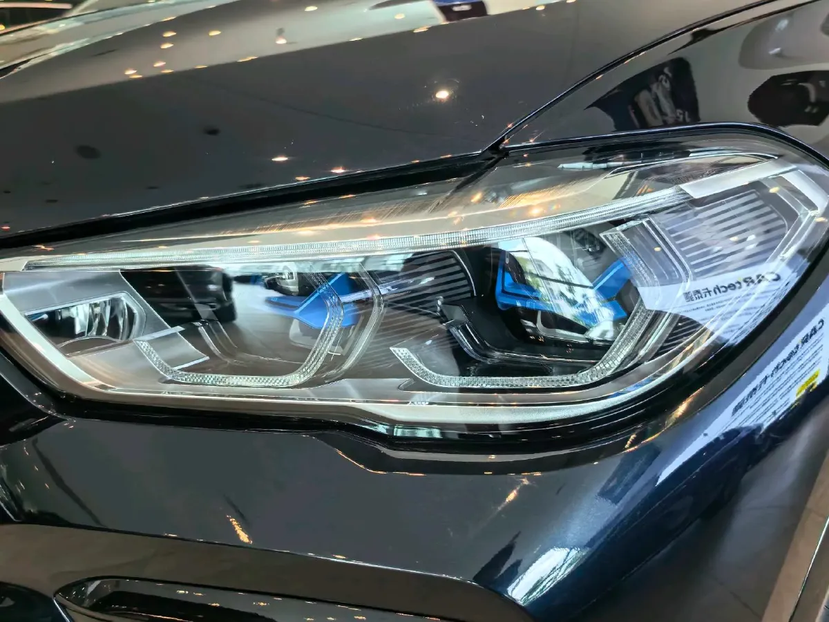 2021 BMW X6 3.0T 340HP L6 8AT,autocango,china used car exporter,china ev exporter,chinese used car exporter,chinese used ev exporter