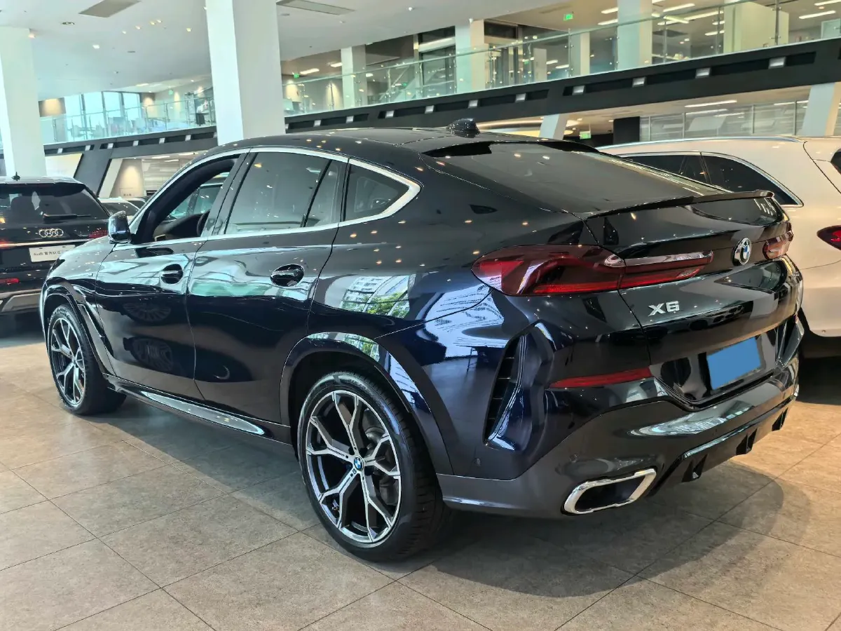 2021 BMW X6 3.0T 340HP L6 8AT,autocango,china used car exporter,china ev exporter,chinese used car exporter,chinese used ev exporter