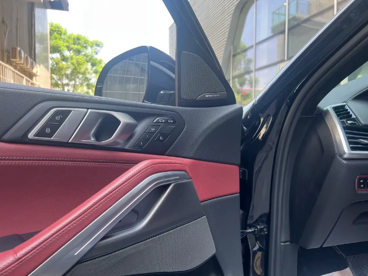 2021 BMW X6 3.0T 340HP L6 8AT,autocango,china used car exporter,china ev exporter,chinese used car exporter,chinese used ev exporter