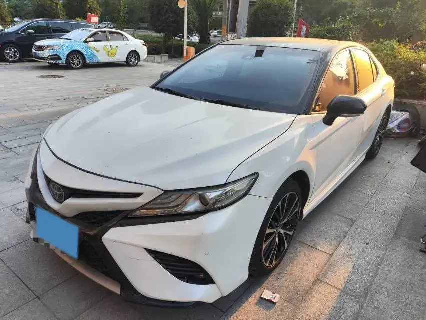 2018 Toyota Camry 2.5L 209HP L4 8AT