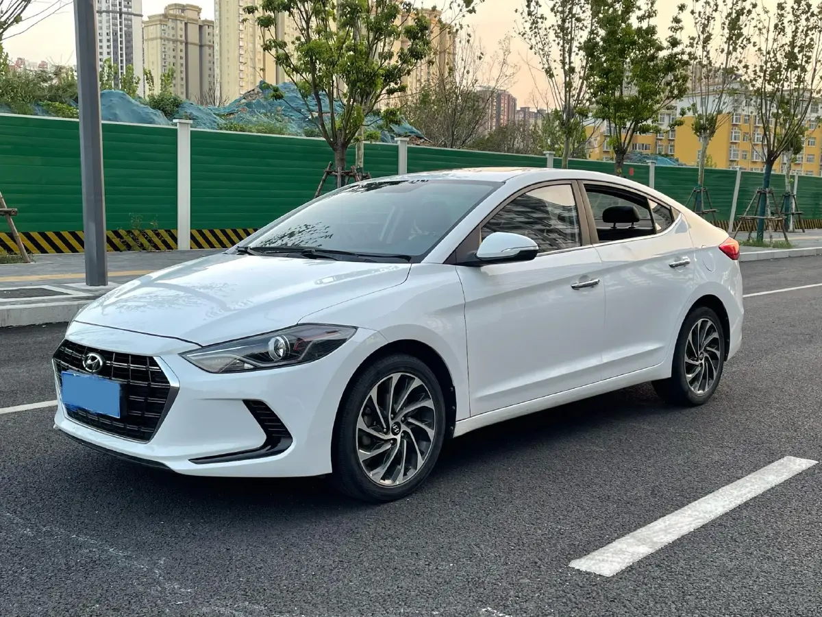 2020 Hyundai Elantra 1.5L 115HP L4 CVT