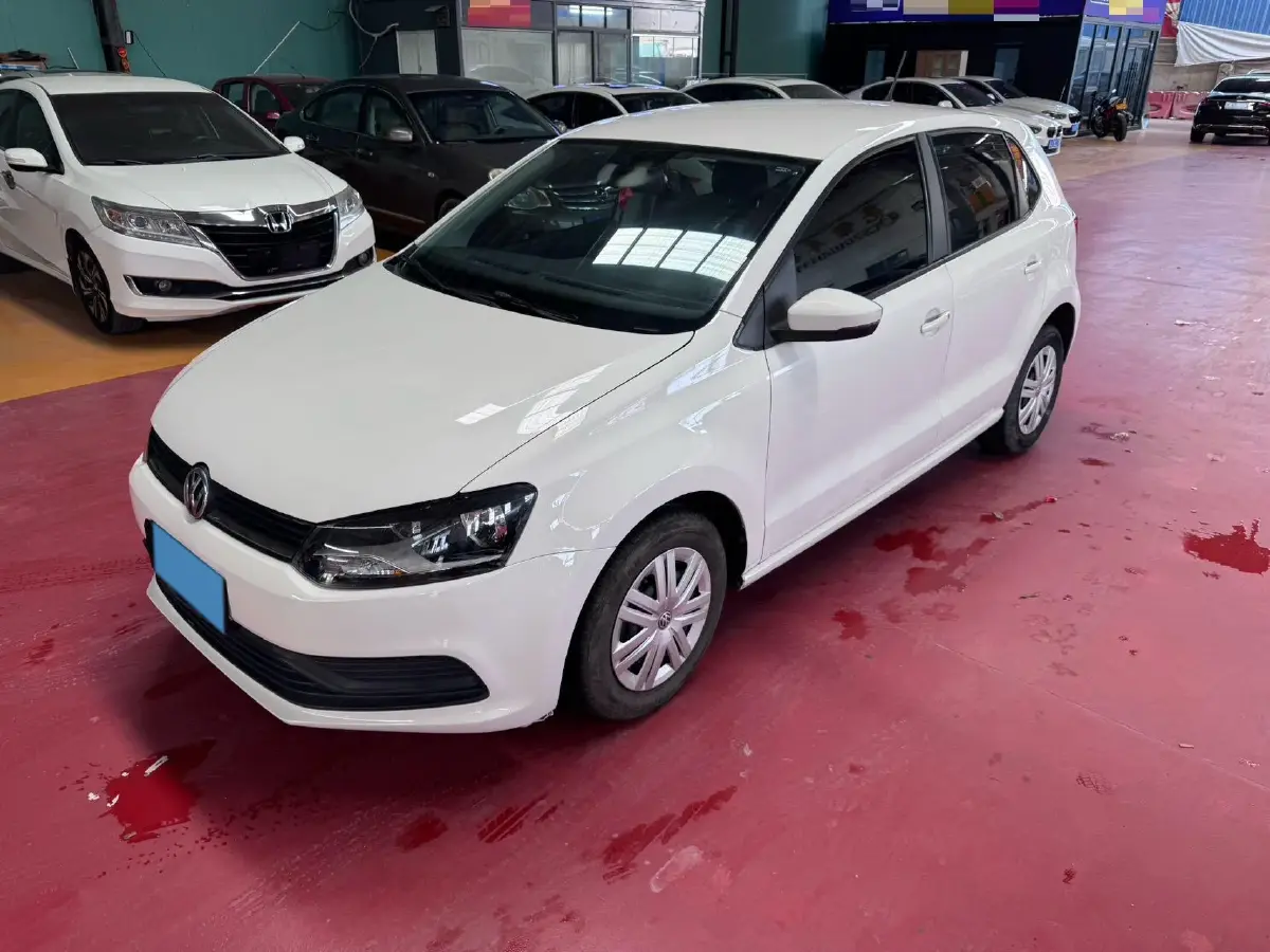 2016 Volkswagen Polo 1.4L 90HP L4 6AT