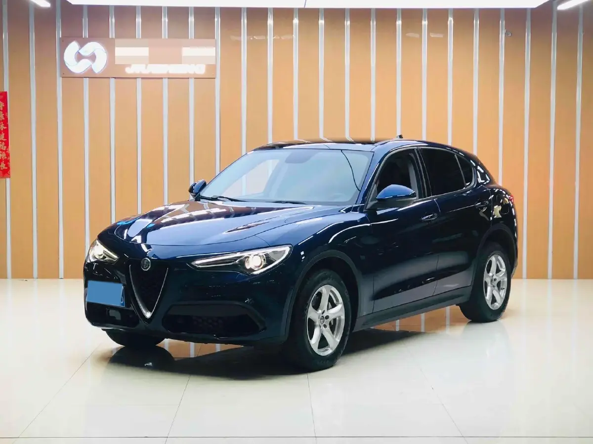 2017 Alfa Romeo Stelvio 2.0T 200HP L4 8AT