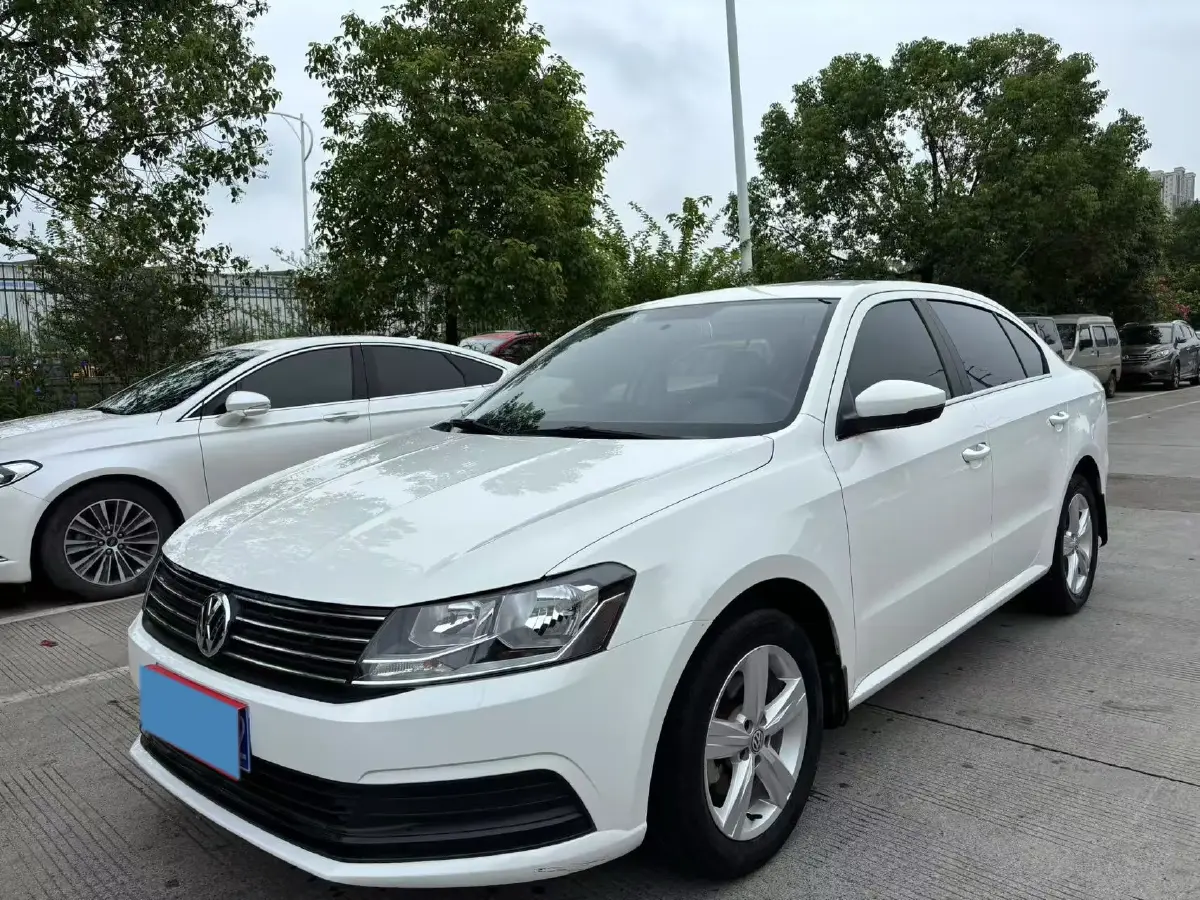 2017 Volkswagen Lavida 1.6L 110HP L4 5MT