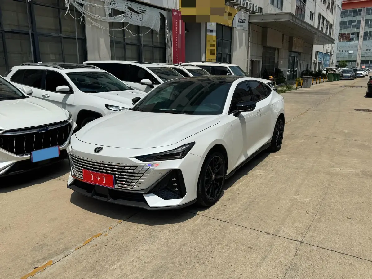 2022 ChangAn UNI-V 1.5T 188HP L4 7DCT