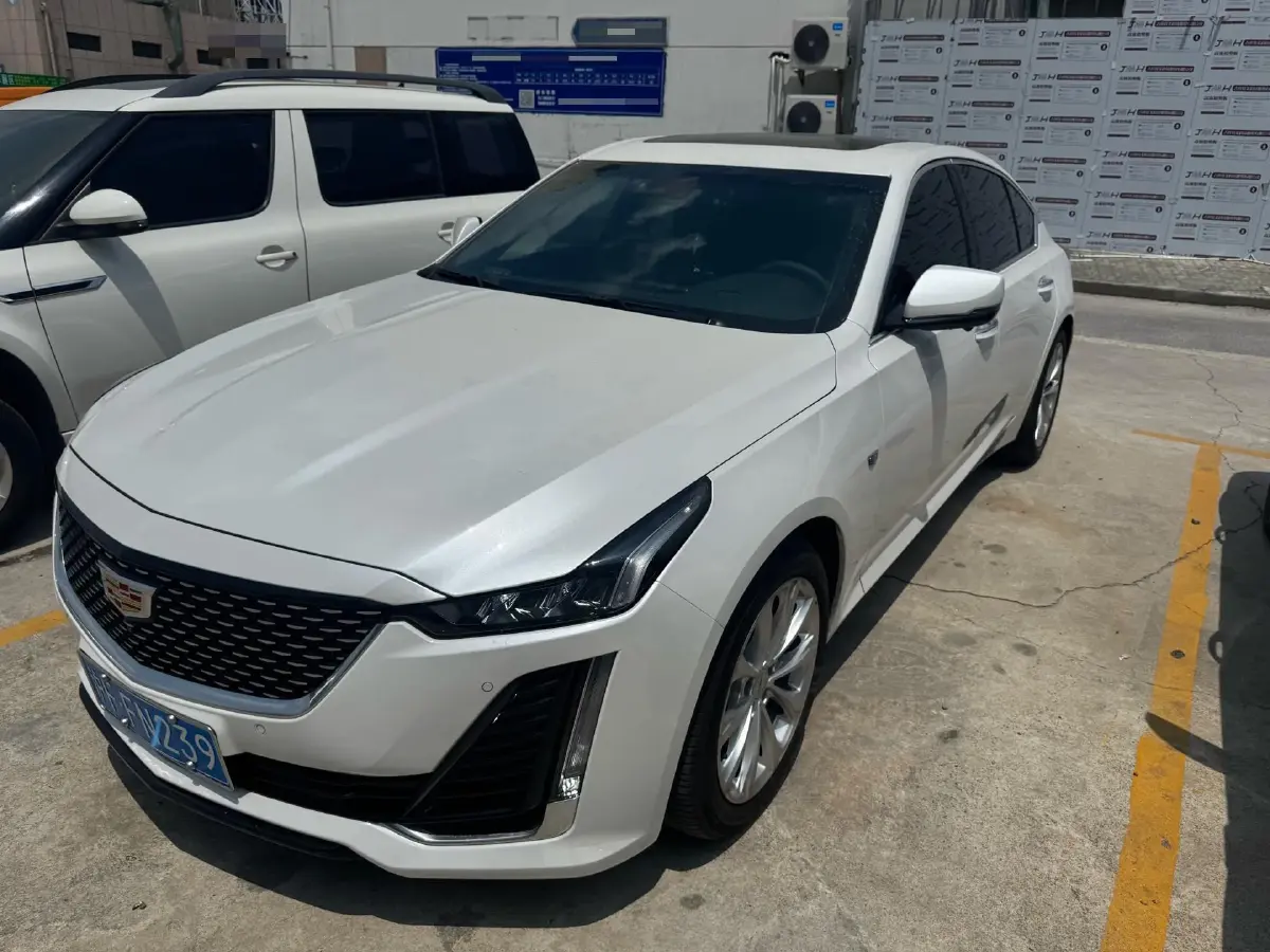 2023 Cadillac CT5 2.0T 237HP L4 10AT