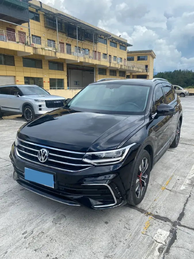 2024 Volkswagen Tiguan L 2.0T 186HP L4 7DCT
