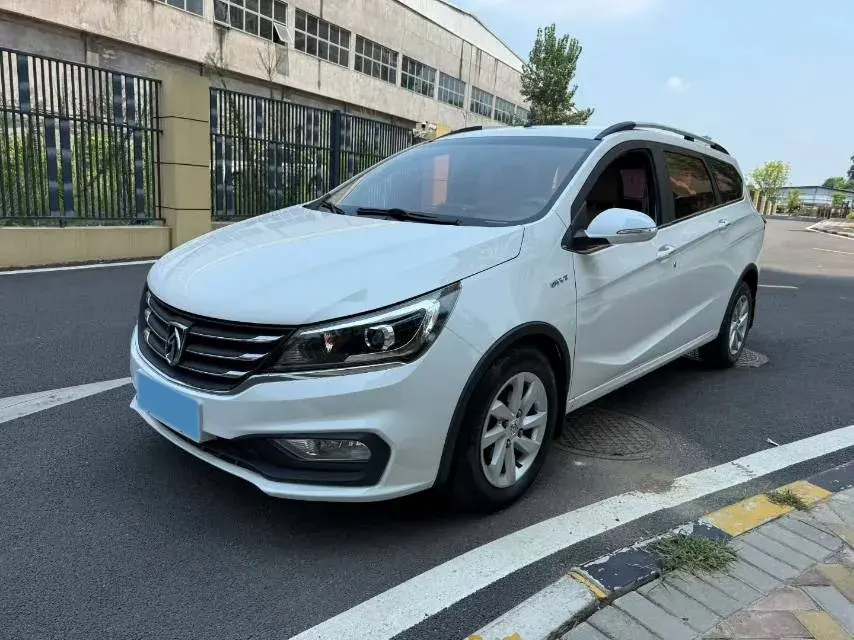 2017 BaoJun 310W 1.5L 112HP L4 6MT