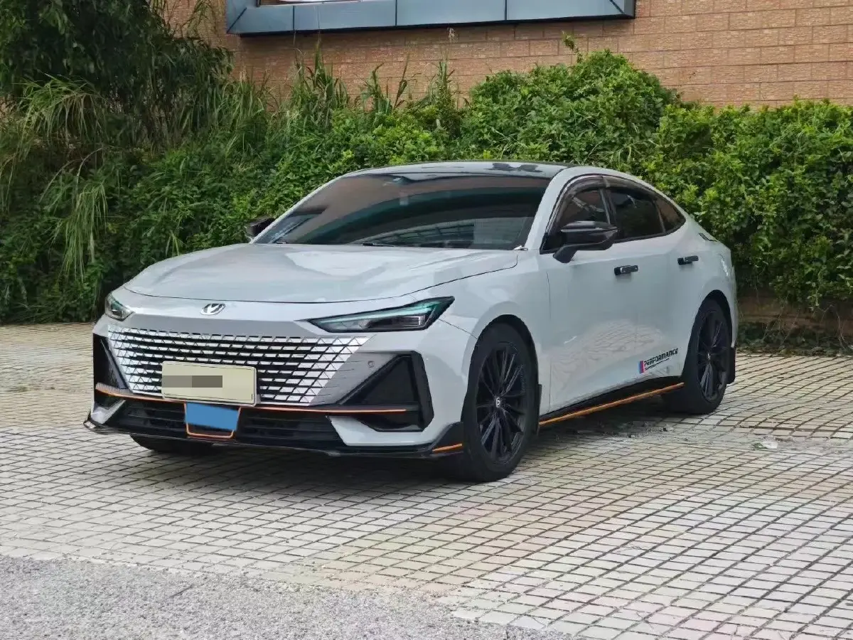 2022 ChangAn UNI-V 1.5T 188HP L4 7DCT