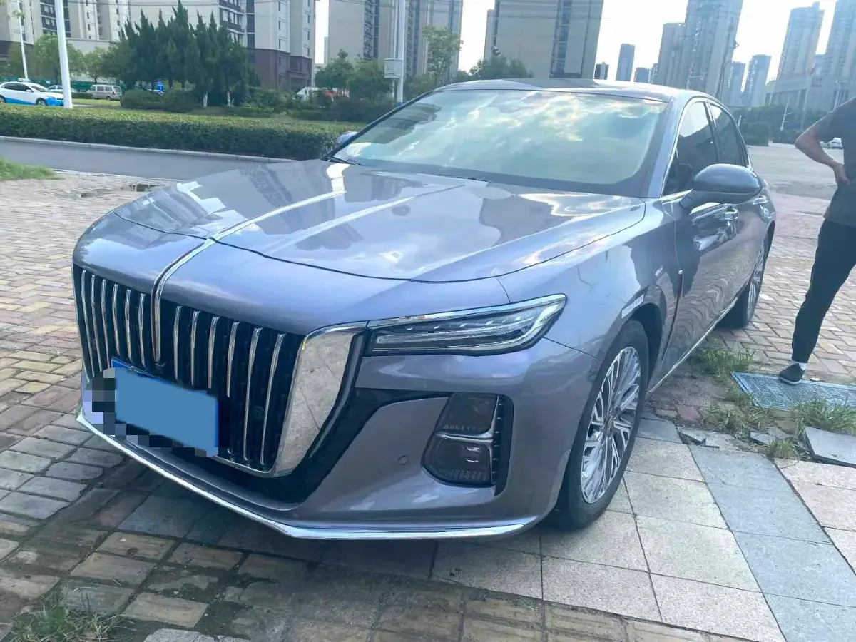 2023 HongQi H5 1.5T 169HP L4 E-CVT Hybrid