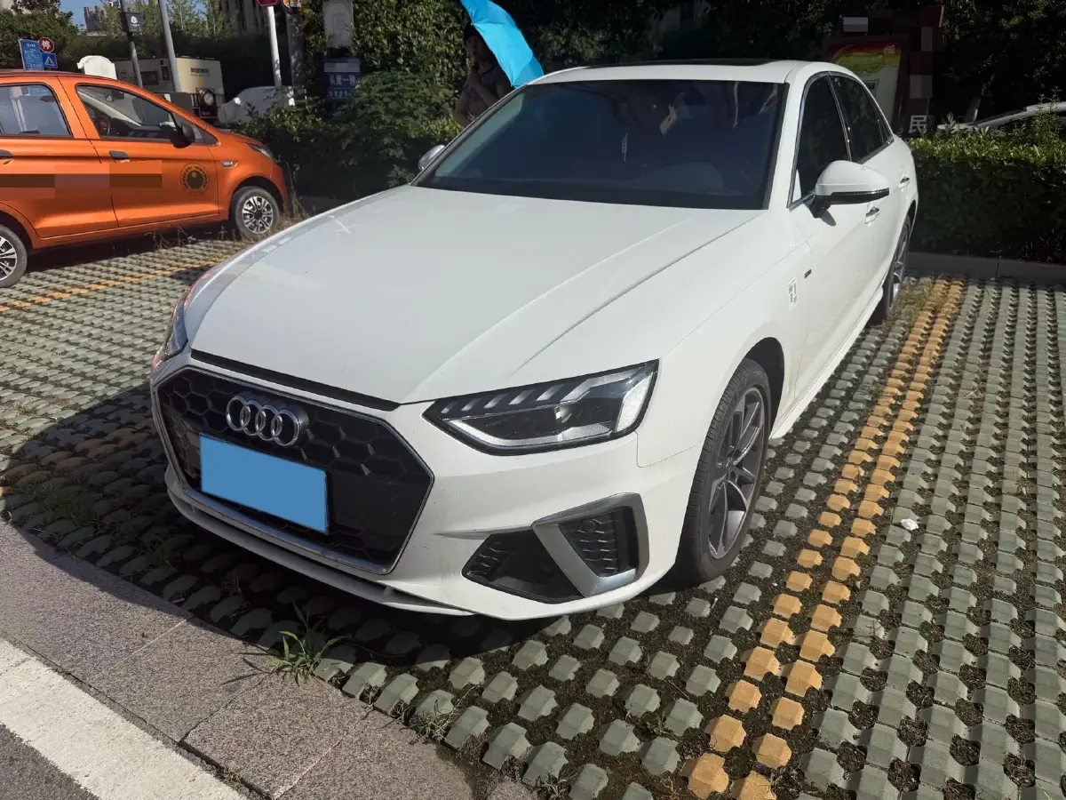 2023 Audi A4L 2.0T 190HP L4 7DCT