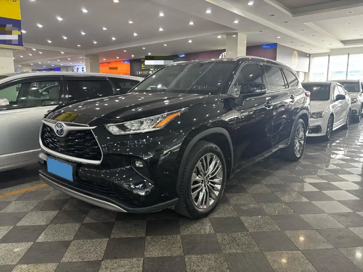 2023 Toyota Highlander 2.5L 189HP L4 E-CVT Hybrid