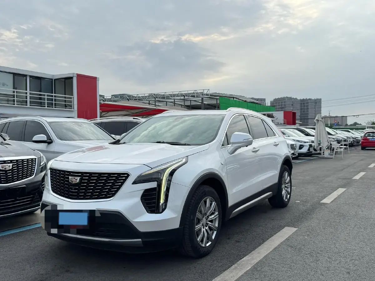 2020 Cadillac XT4 2.0T 241HP L4 9AT