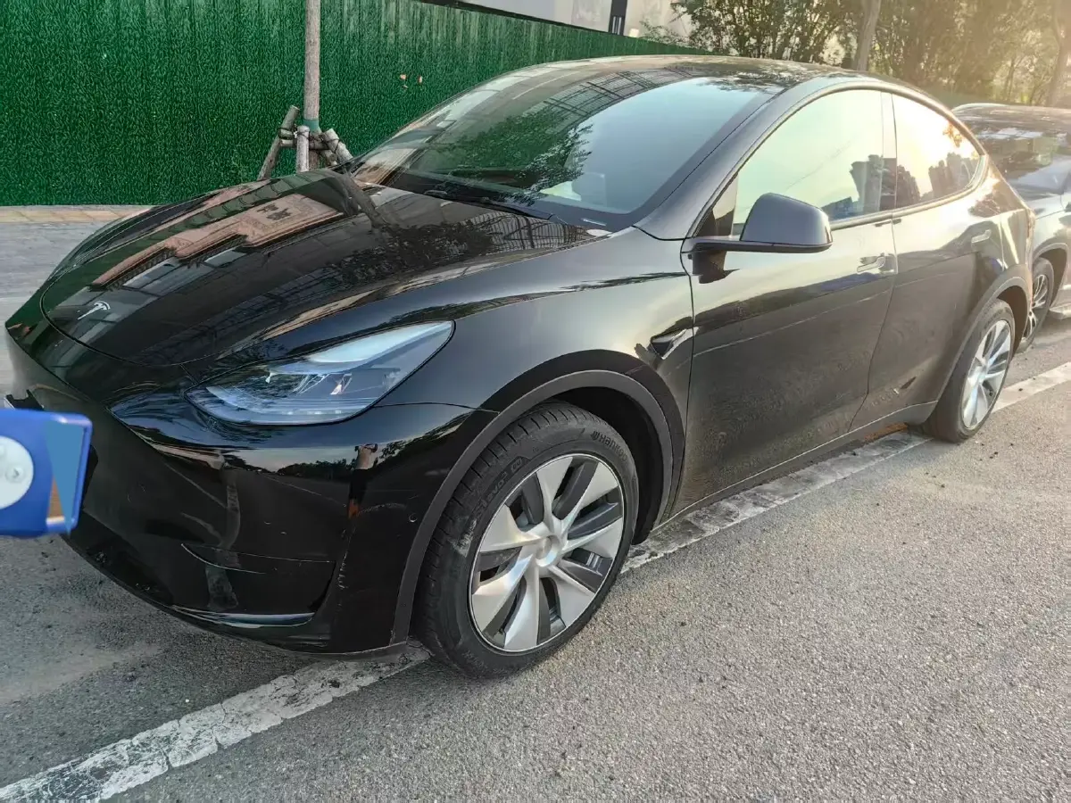 2022 Tesla Model Y BEV 60KWH