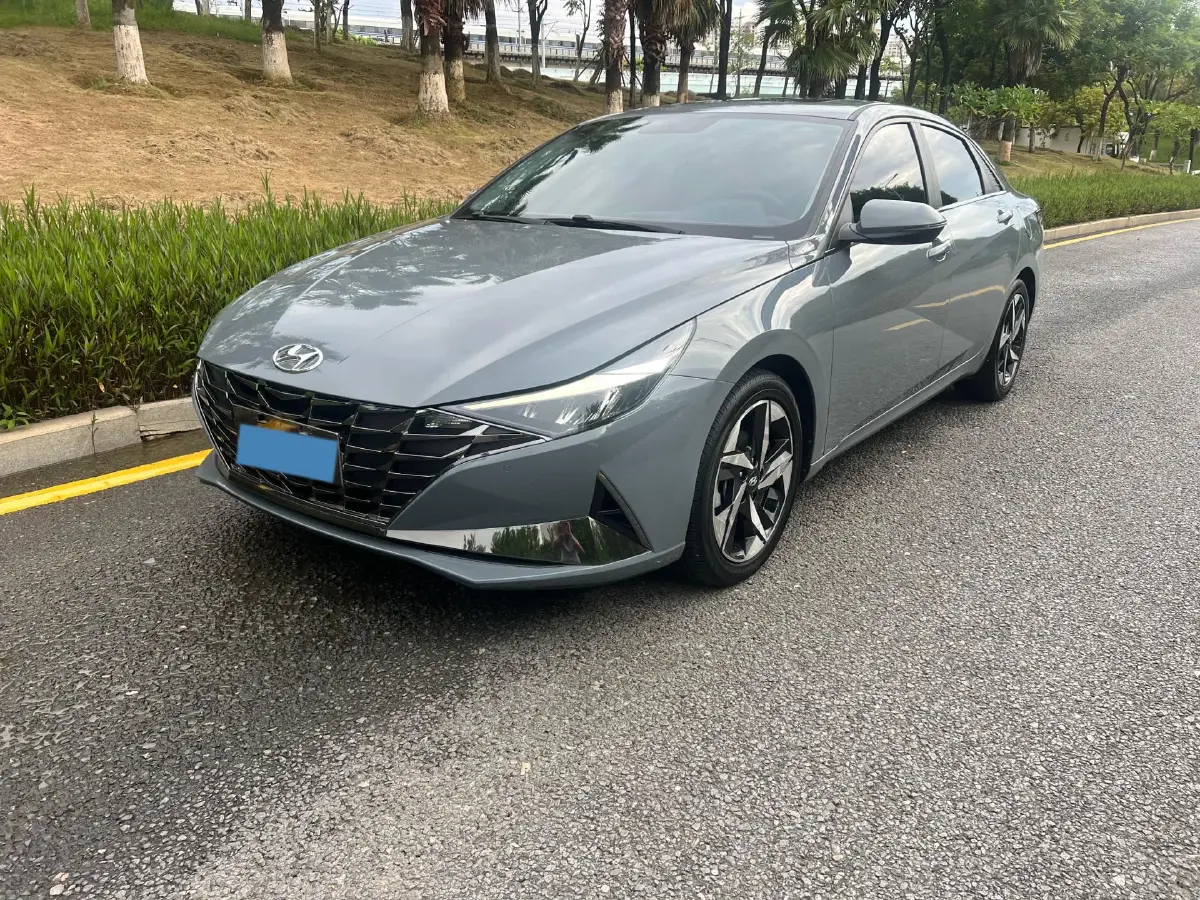 2022 Hyundai Elantra 1.5L 115HP L4 CVT