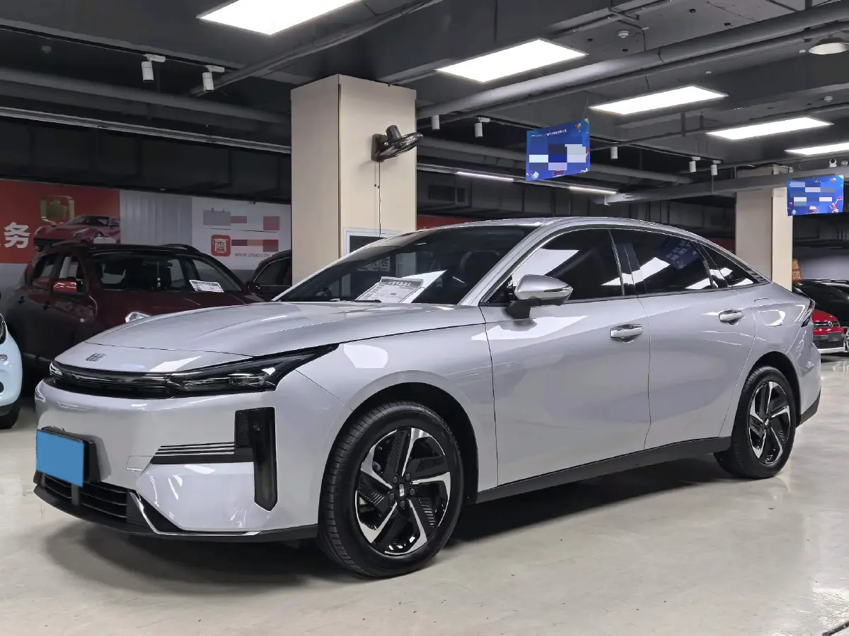 2025 Geely Galaxy L6 1.5L 112HP L4 1DHT PHEV 19.09KWH