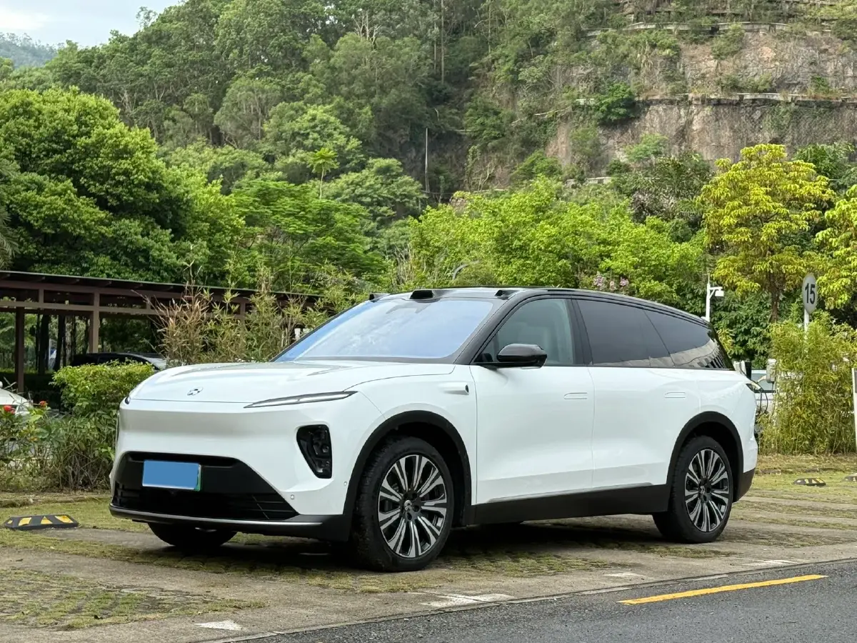 2024 NIO ES8 BEV 75KWH