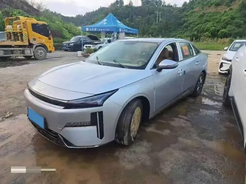 2025 Geely Galaxy L6 1.5L 112HP L4 1DHT PHEV 19.09KWH