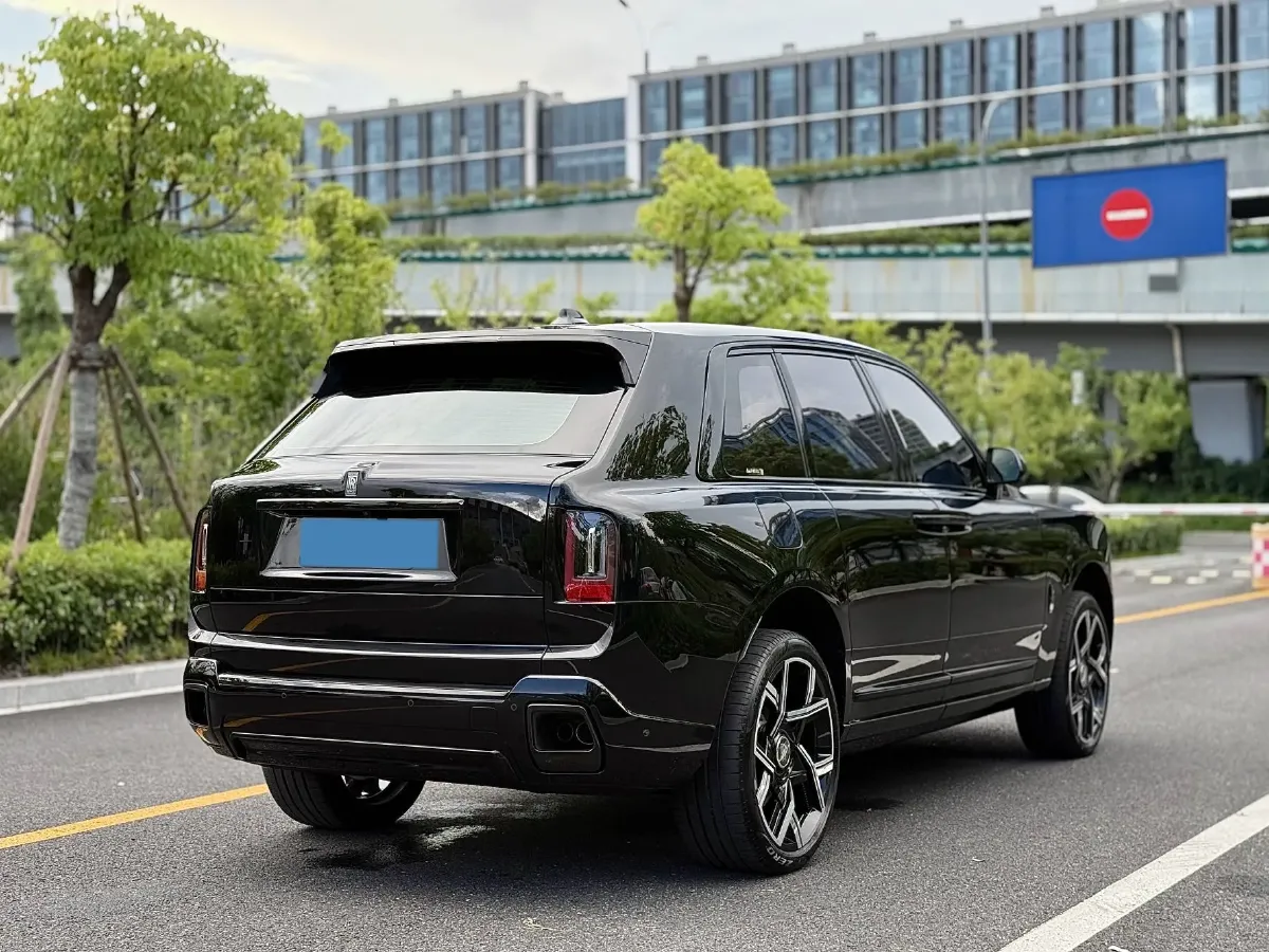 2025 Mansory Cullinan 6.7T 600HP V12 8AT,autocango,china used car exporter,china ev exporter,chinese used car exporter,chinese used ev exporter
