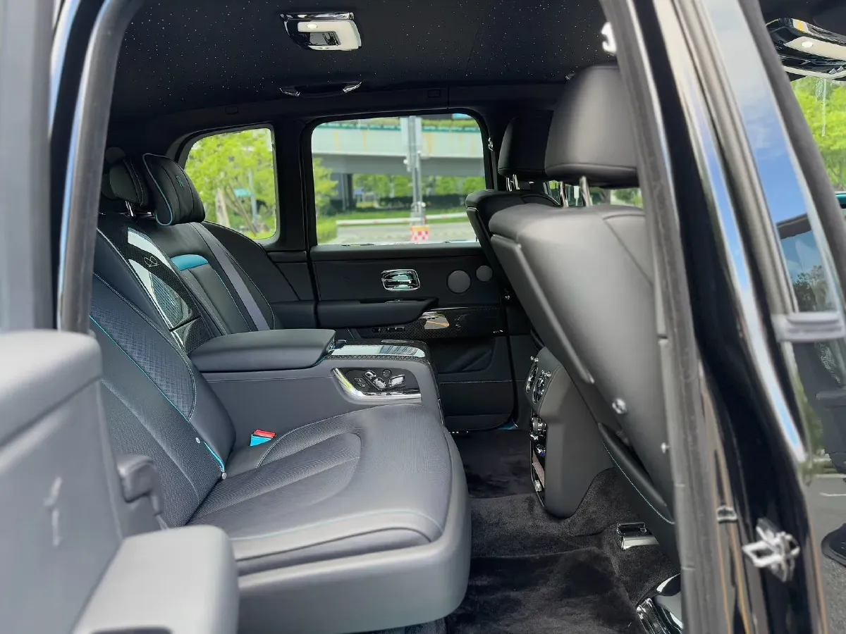 2025 Mansory Cullinan 6.7T 600HP V12 8AT,autocango,china used car exporter,china ev exporter,chinese used car exporter,chinese used ev exporter