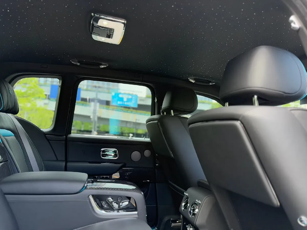 2025 Mansory Cullinan 6.7T 600HP V12 8AT,autocango,china used car exporter,china ev exporter,chinese used car exporter,chinese used ev exporter