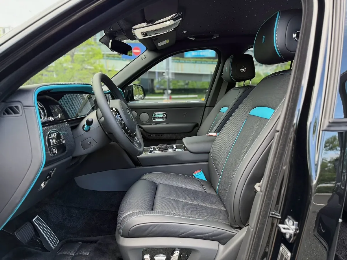 2025 Mansory Cullinan 6.7T 600HP V12 8AT,autocango,china used car exporter,china ev exporter,chinese used car exporter,chinese used ev exporter