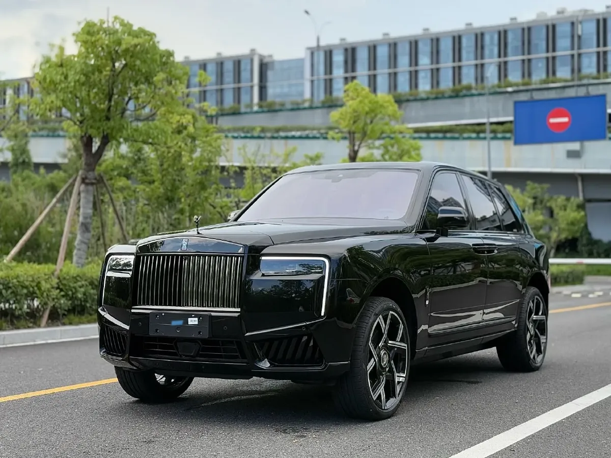 2025 Mansory Cullinan 6.7T 600HP V12 8AT,autocango,china used car exporter,china ev exporter,chinese used car exporter,chinese used ev exporter