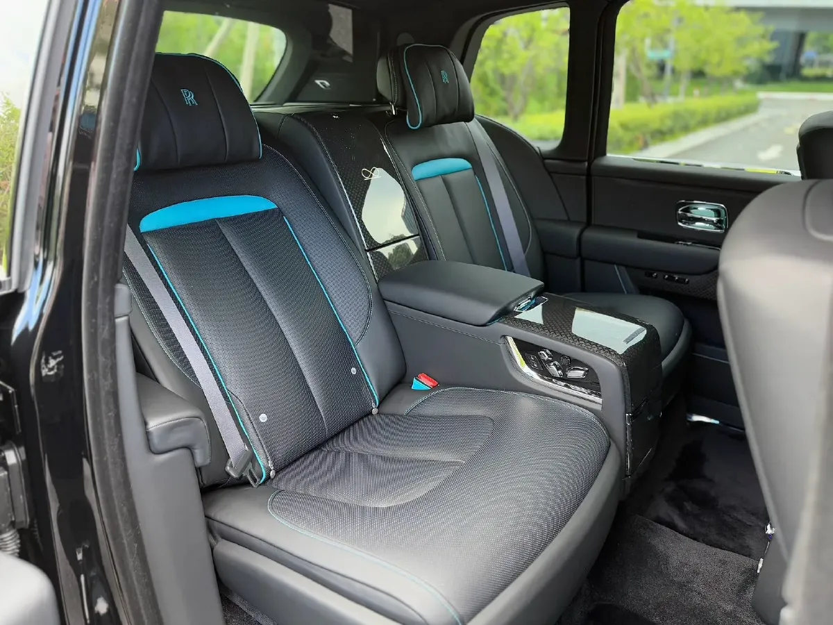 2025 Mansory Cullinan 6.7T 600HP V12 8AT,autocango,china used car exporter,china ev exporter,chinese used car exporter,chinese used ev exporter