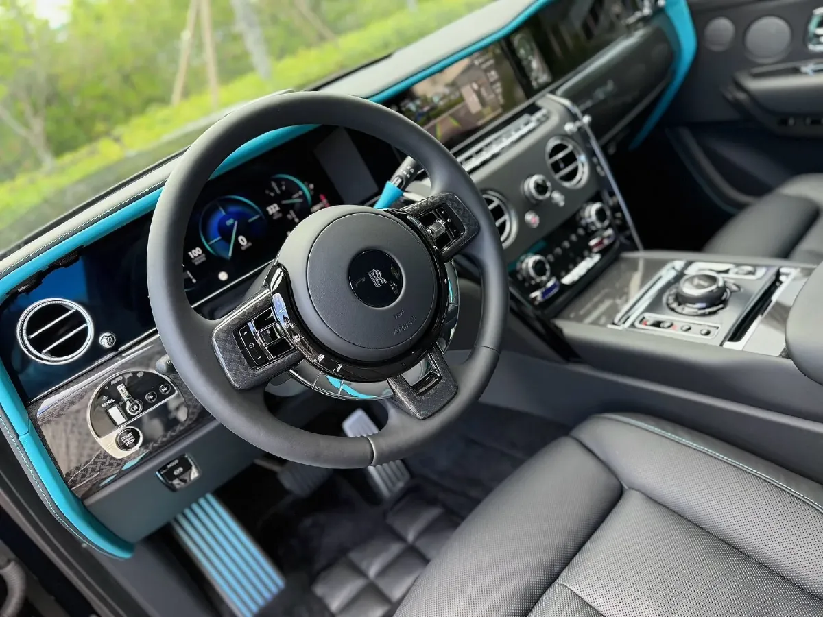 2025 Mansory Cullinan 6.7T 600HP V12 8AT,autocango,china used car exporter,china ev exporter,chinese used car exporter,chinese used ev exporter