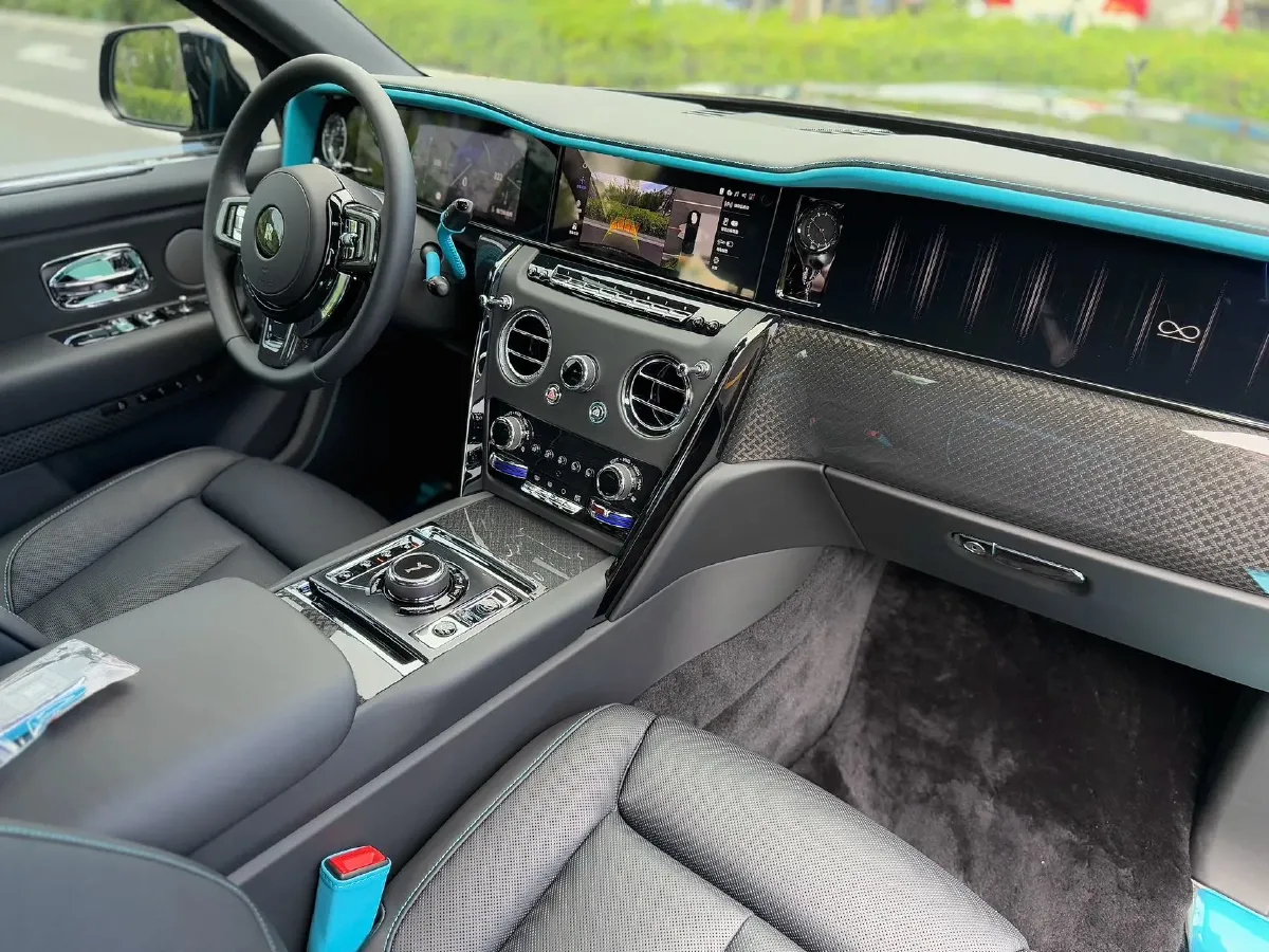 2025 Mansory Cullinan 6.7T 600HP V12 8AT,autocango,china used car exporter,china ev exporter,chinese used car exporter,chinese used ev exporter