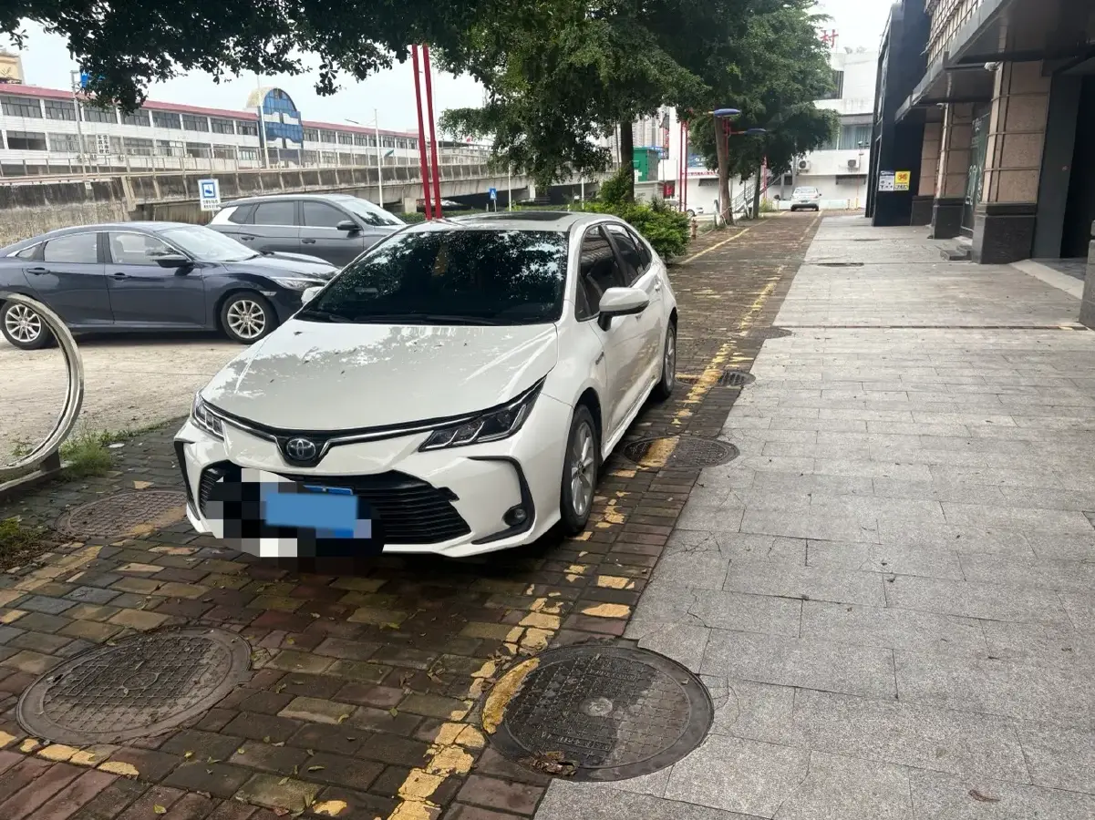2021 Toyota Corolla 1.8L 98HP L4 E-CVT Hybrid
