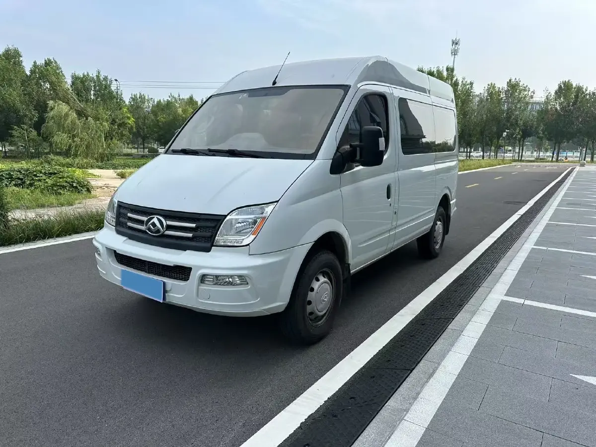 2021 MAXUS XinTu V80 2.0T 139HP L4 6MT